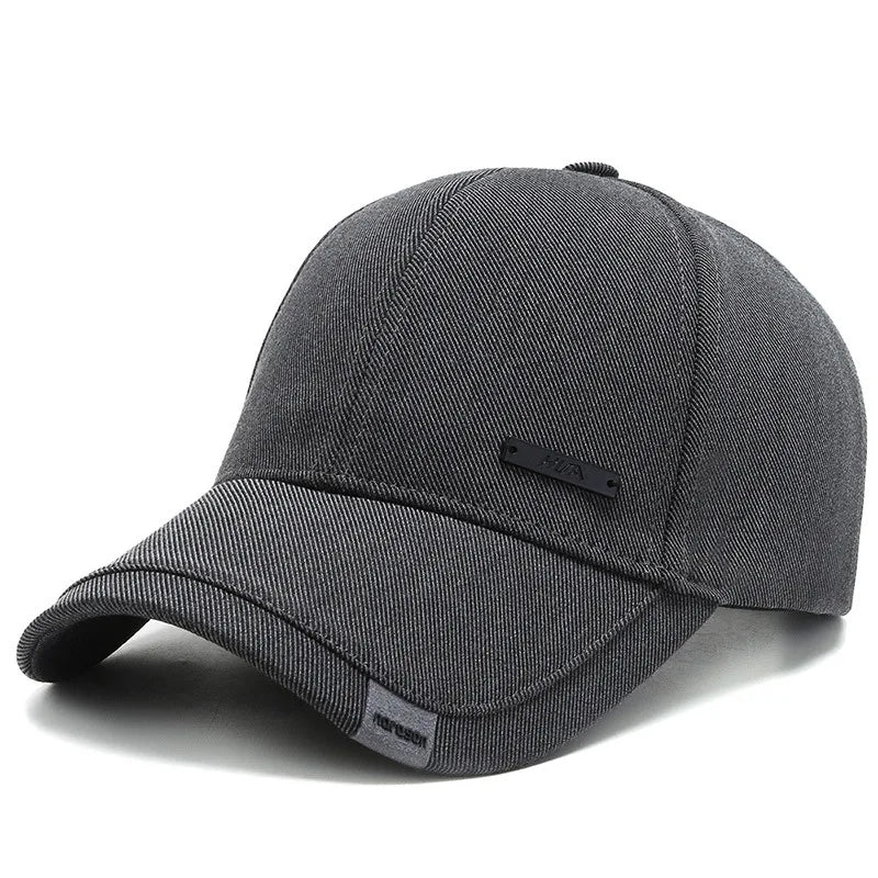 Boné preto blackout unissex com aba curva, ajuste traseiro e design minimalista – ideal para estilo urbano e conforto diário