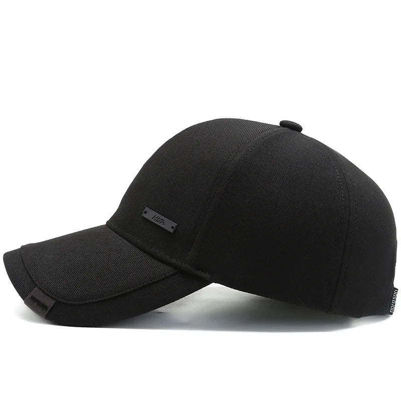 Boné preto blackout unissex com aba curva, ajuste traseiro e design minimalista – ideal para estilo urbano e conforto diário
