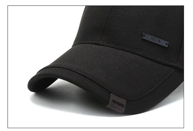 Boné preto blackout unissex com aba curva, ajuste traseiro e design minimalista – ideal para estilo urbano e conforto diário