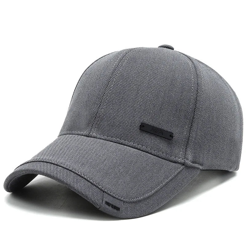 Boné preto blackout unissex com aba curva, ajuste traseiro e design minimalista – ideal para estilo urbano e conforto diário