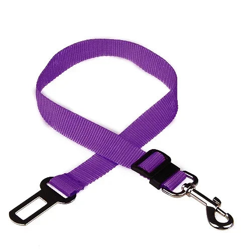 Cinto de segurança ajustável para pets, ideal para cães e gatos no carro. Encaixe universal, resistente, confortável e fácil de usar