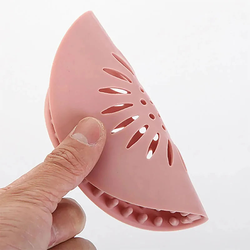 Filtro de silicone para ralo com malha anti-cabelos. Reutilizável, flexível e ideal para pias, banheiros, tanques e cozinhas.