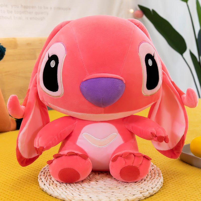Boneco de pelúcia Stitch grande e macio para abraçar e decorar.