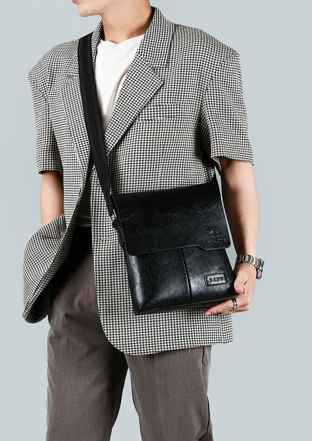 Bolsa Luxo Vintage feminina com design clássico, espaçosa, elegante e versátil para uso diário ou ocasiões especiais.