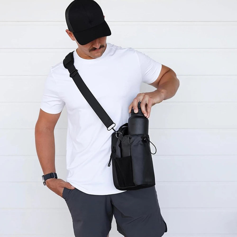 Bolsa de academia com fechamento magnético, compartimento térmico e design moderno. Ideal para uso diário com praticidade e estilo.