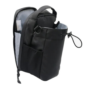 Bolsa de academia com fechamento magnético, compartimento térmico e design moderno. Ideal para uso diário com praticidade e estilo.