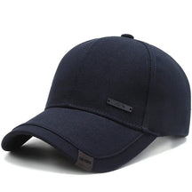 Boné preto blackout unissex com aba curva, ajuste traseiro e design minimalista – ideal para estilo urbano e conforto diário