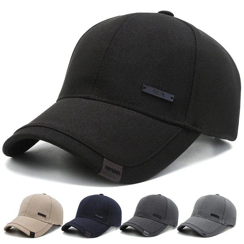 Boné preto blackout unissex com aba curva, ajuste traseiro e design minimalista – ideal para estilo urbano e conforto diário