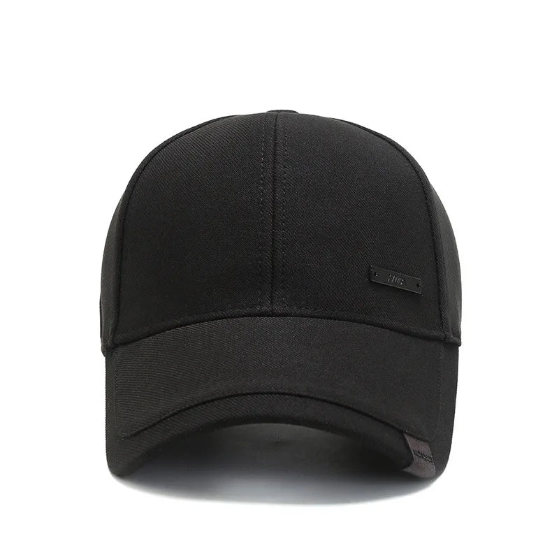 Boné preto blackout unissex com aba curva, ajuste traseiro e design minimalista – ideal para estilo urbano e conforto diário