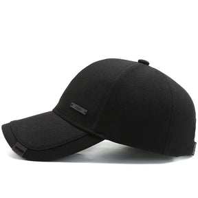 Boné preto blackout unissex com aba curva, ajuste traseiro e design minimalista – ideal para estilo urbano e conforto diário