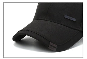Boné preto blackout unissex com aba curva, ajuste traseiro e design minimalista – ideal para estilo urbano e conforto diário