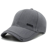 Boné preto blackout unissex com aba curva, ajuste traseiro e design minimalista – ideal para estilo urbano e conforto diário