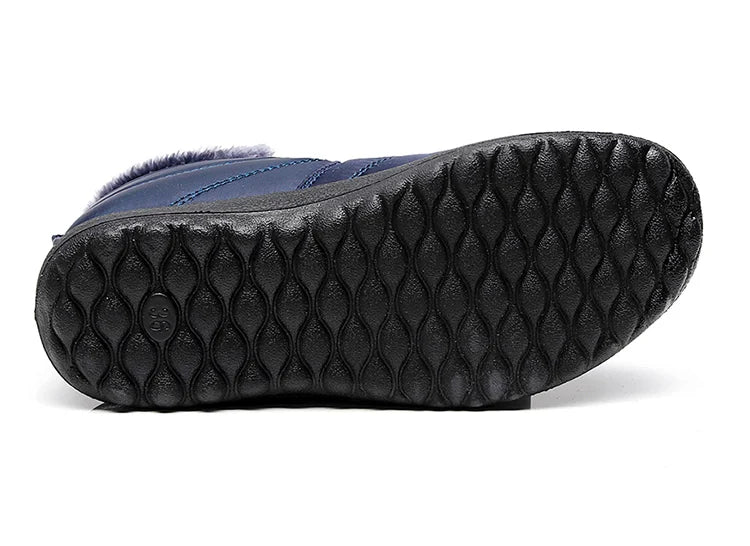 Bota feminina de cano curto leve, impermeável e confortável para uso diário.