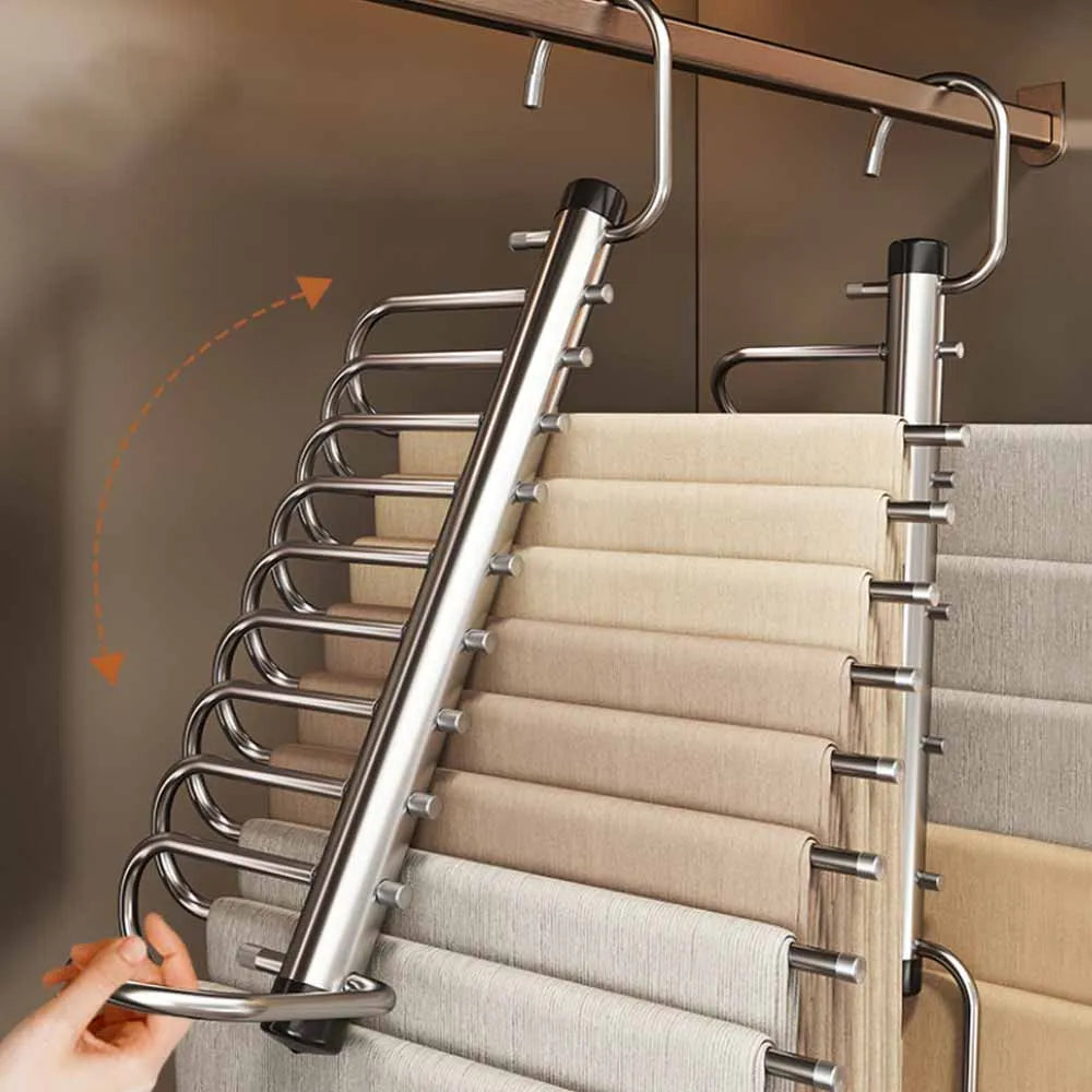 Cabide resistente e prático para organização de roupas.