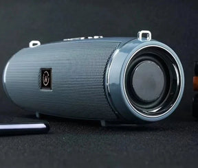 Caixa de som portátil Bluetooth potente com bateria recarregável.