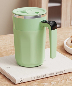 Caneca inteligente com base de aquecimento magnético e carregamento por indução. Mantém bebidas quentes e carrega celular. Design moderno e funcional.