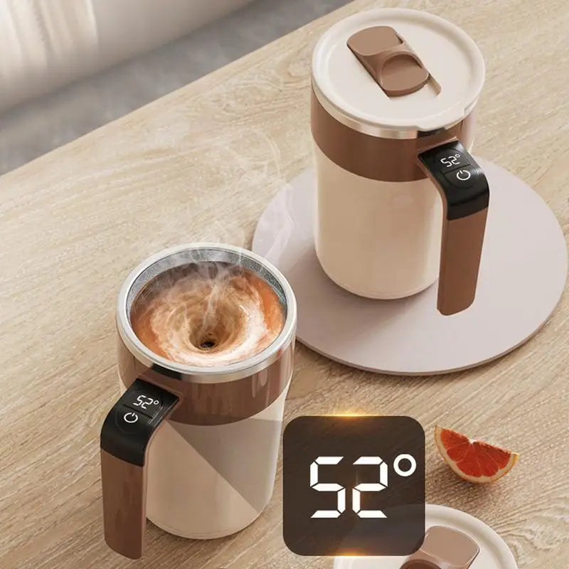Caneca inteligente com base de aquecimento magnético e carregamento por indução. Mantém bebidas quentes e carrega celular. Design moderno e funcional.