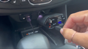 Carregador de celular veicular ultra rápido e eficiente.