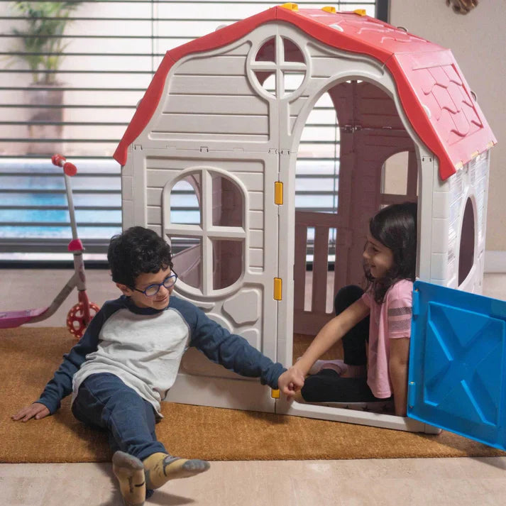 Casinha infantil portátil dobrável colorida com janelas e cortinas, ideal para brincadeiras e leitura em ambientes internos ou externos