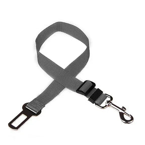 Cinto de segurança ajustável para pets, ideal para cães e gatos no carro. Encaixe universal, resistente, confortável e fácil de usar