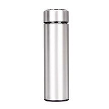 Garrafa térmica inox que conserva bebidas quentes e frias por horas.