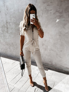 Macacão feminino de alfaiataria longo, elegante com corte sofisticado, ideal para ocasiões formais