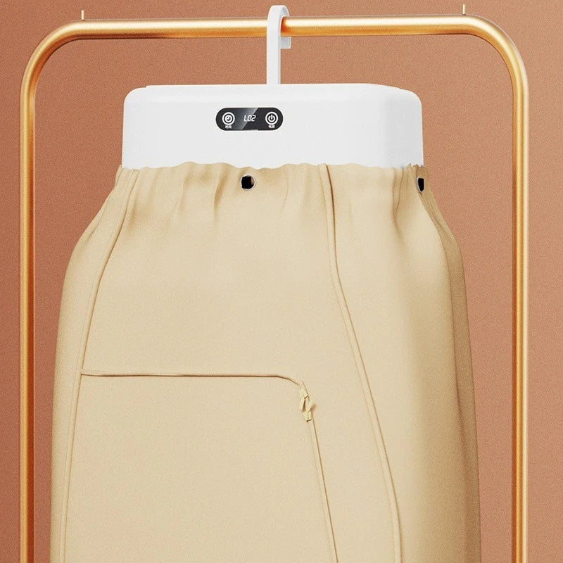 Mini secador portátil dobrável com bico direcionador, ideal para secagem rápida em casa ou viagens. Compacto, leve e com controle de temperatura.