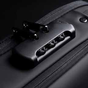 Mochila antifurto com trava por senha, porta USB para carregamento e compartimentos acolchoados para notebook, ideal para trabalho ou viagens
