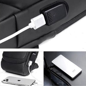 Mochila antifurto com trava por senha, porta USB para carregamento e compartimentos acolchoados para notebook, ideal para trabalho ou viagens