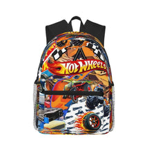 Mochila Hot Wheels infantil com estampa de carrinhos de corrida, material poliéster resistente, alças acolchoadas, bolsos laterais e design estilizado, perfeita para escola.