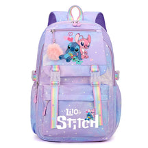 Mochila feminina temática Stitch Luffy One Piece, modelo rosa com alças ajustáveis e compartimento principal espaçoso para uso diário.