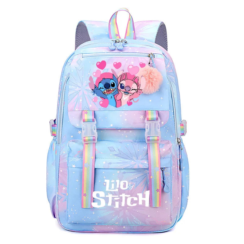 Mochila feminina temática Stitch Luffy One Piece, modelo rosa com alças ajustáveis e compartimento principal espaçoso para uso diário.