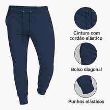 Calça Jogger SoftFit masculina em algodão, com bolsos, cós ajustável e punhos nas barras. Visual moderno e confortável para o dia a dia.