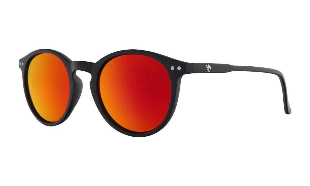 Óculos de sol moderno com proteção UV e design estiloso.