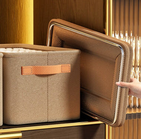 Organizador de guarda-roupa dobrável, prático e espaçoso.