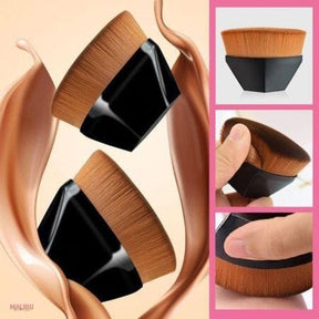 Pincel de maquiagem com cerdas macias para acabamento perfeito.