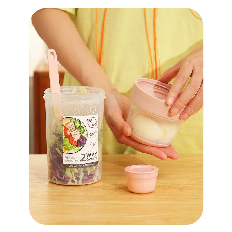 Salada no pote prática, saudável e pronta para consumo.