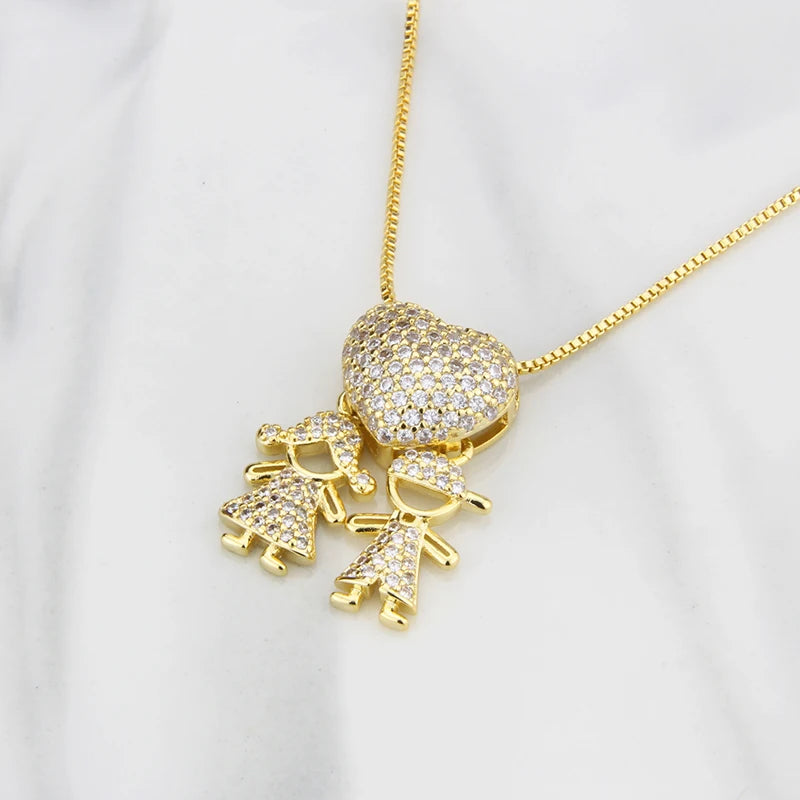 Semi joia fina com pingente de coração brilhante e elegante.