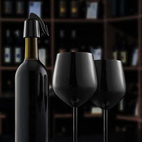 Kit com 3 taças de vinho em aço inoxidável elegantes e resistentes.