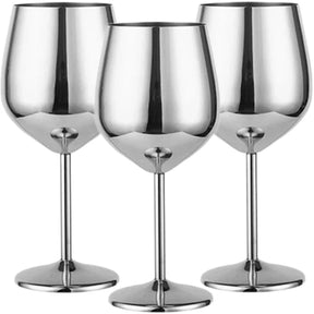 Kit com 3 taças de vinho em aço inox escovado. Elegantes, resistentes e térmicas, perfeitas para brindar com sofisticação em qualquer ocasião.