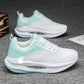 Tênis esportivo 2025 com solado amortecido, tecido respirável e design leve – ideal para corrida, treino e uso casual