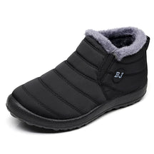 Bota feminina térmica com forro interno, solado antiderrapante e exterior impermeável. Ideal para dias frios, neve e looks de inverno com estilo.